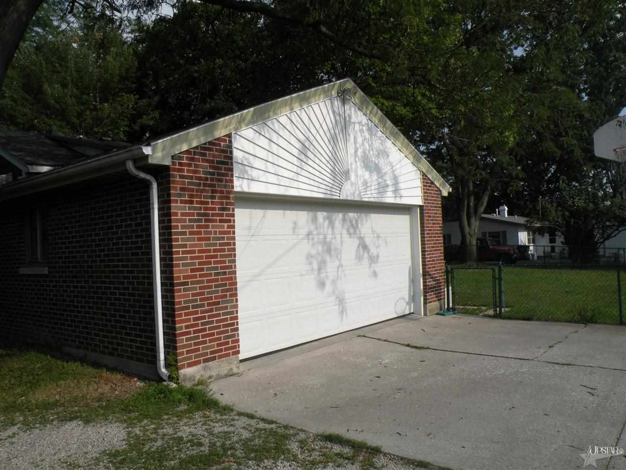 2817 Leesmoor Ln, Fort Wayne, IN 46808 photo 4