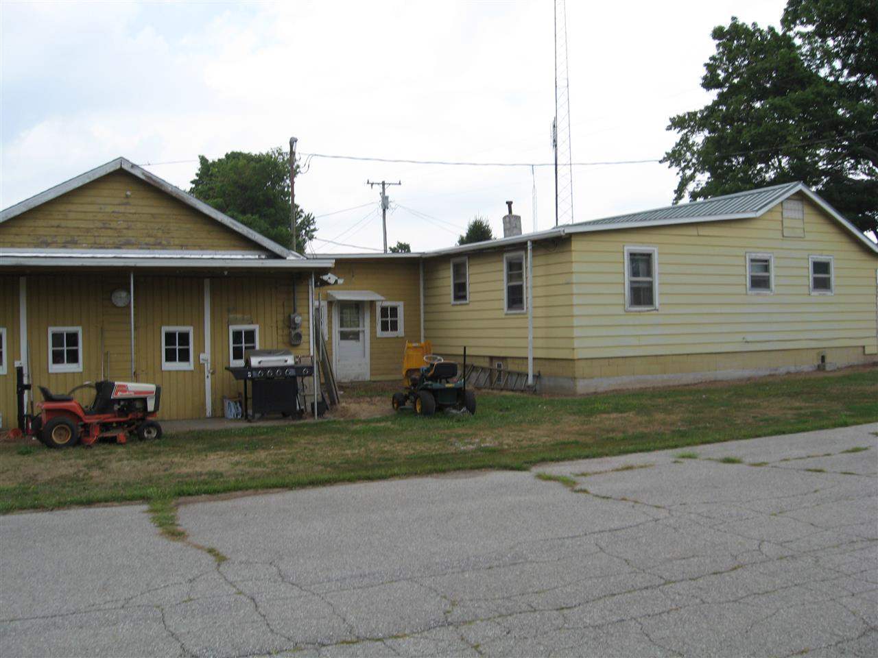 200 W Central Ave, Macy, IN 46951 photo 2