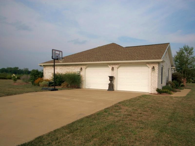 4220 New Birch Dr, Jasper, IN 47546 photo 3