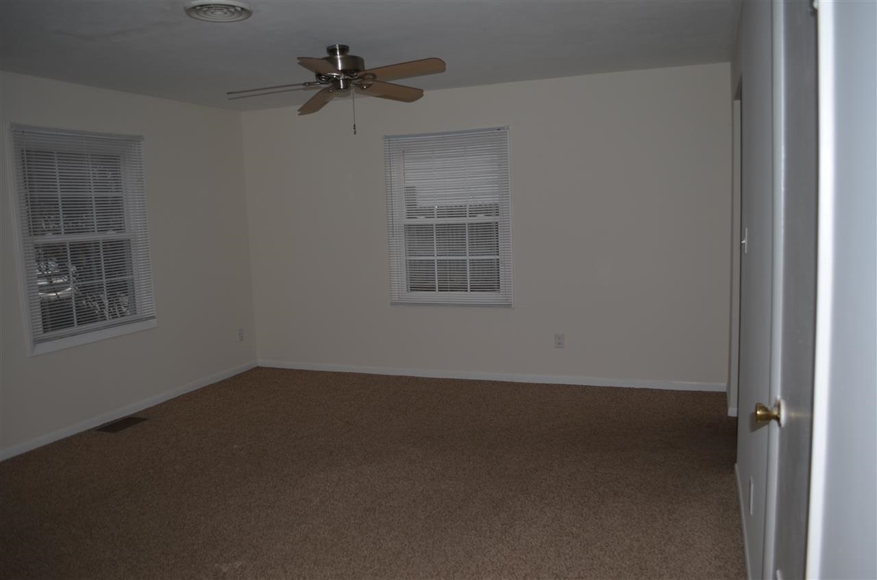 56661 Crescent Dr, Osceola, IN 46561 photo 8