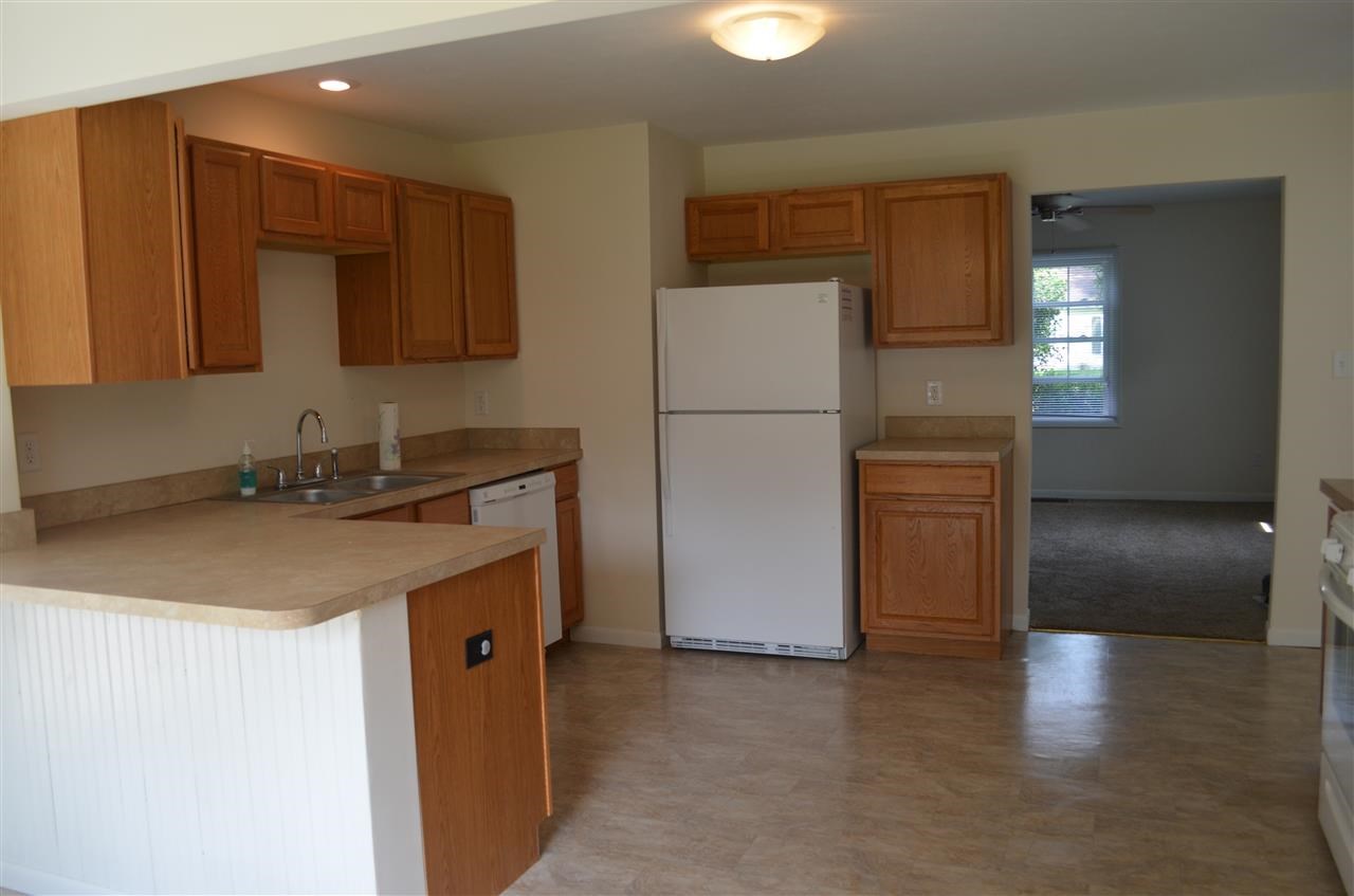 56661 Crescent Dr, Osceola, IN 46561 photo 3