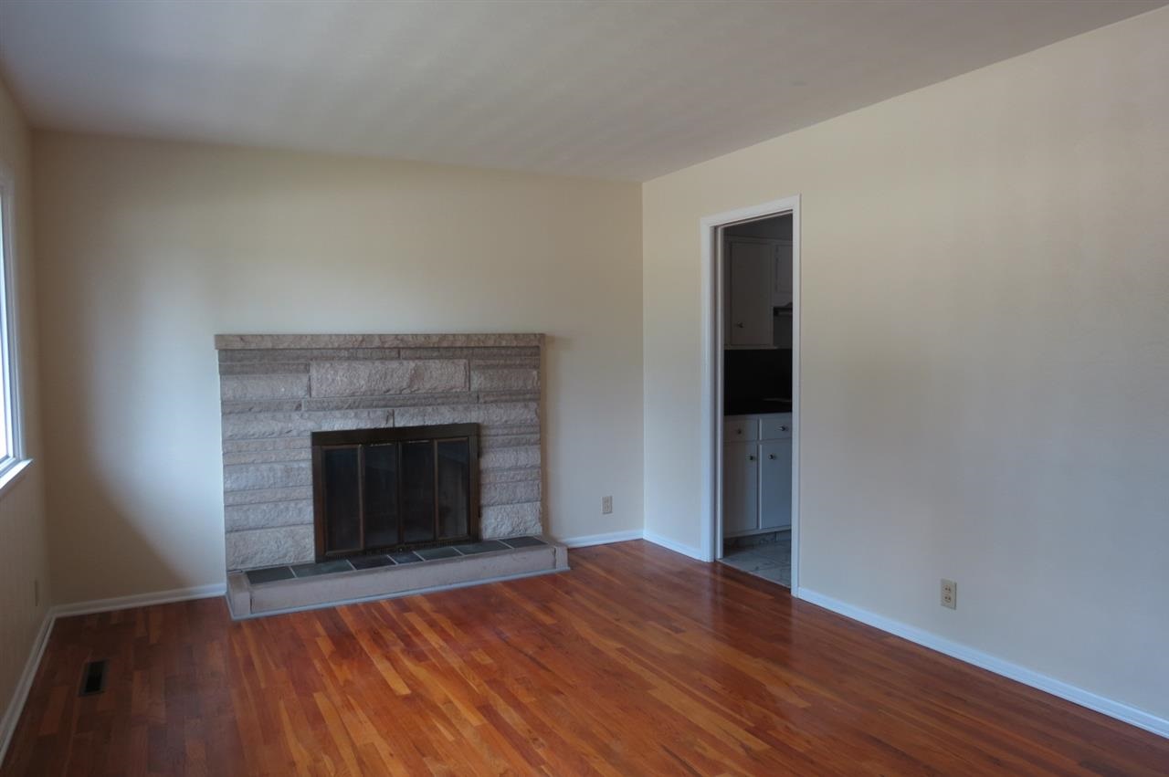 3918 Brentwood Dr, South Bend, IN 46628 photo 2