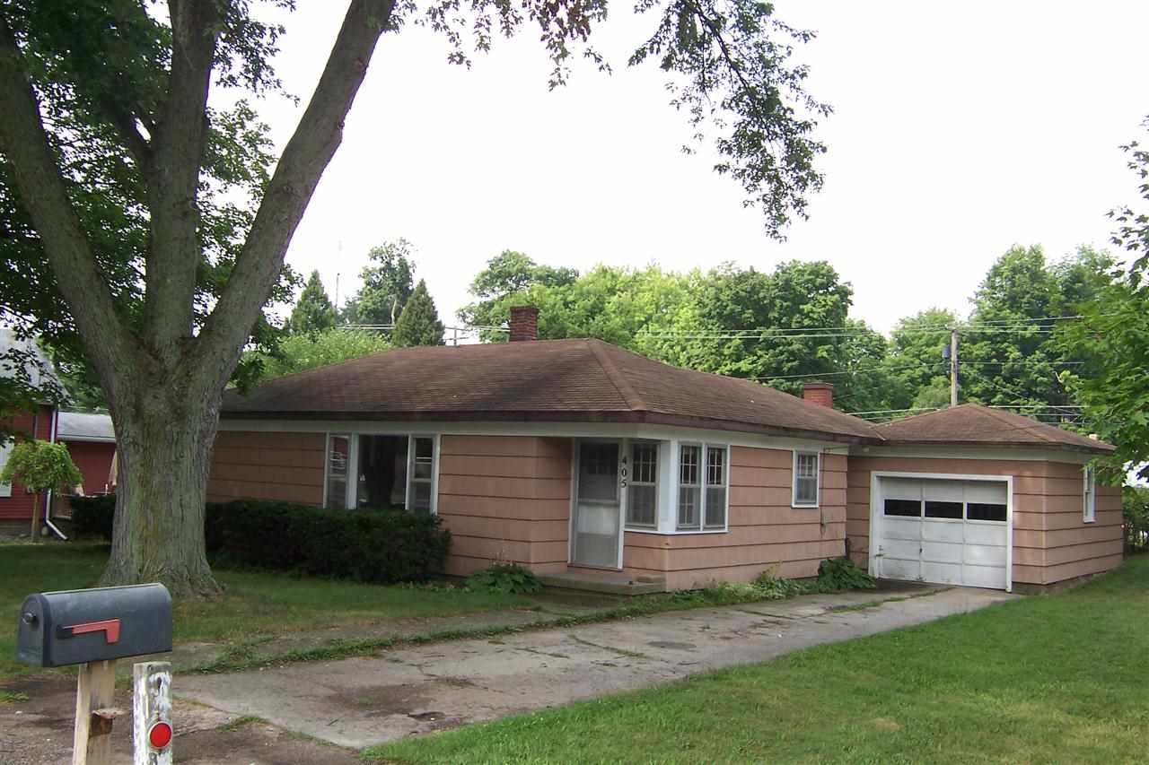 405 N First St, Pierceton, IN 46562 photo 1