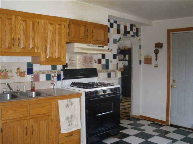 704 Fourth St, Howe, IN 46746 photo 3