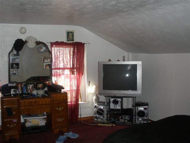 704 Fourth St, Howe, IN 46746 photo 9