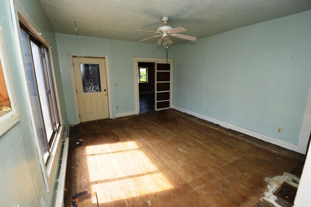 600 W Freeman St, Frankfort, IN 46041 photo 3