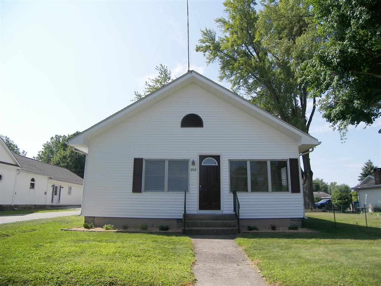 713 W Winona Ave, Warsaw, IN 46580 photo 2