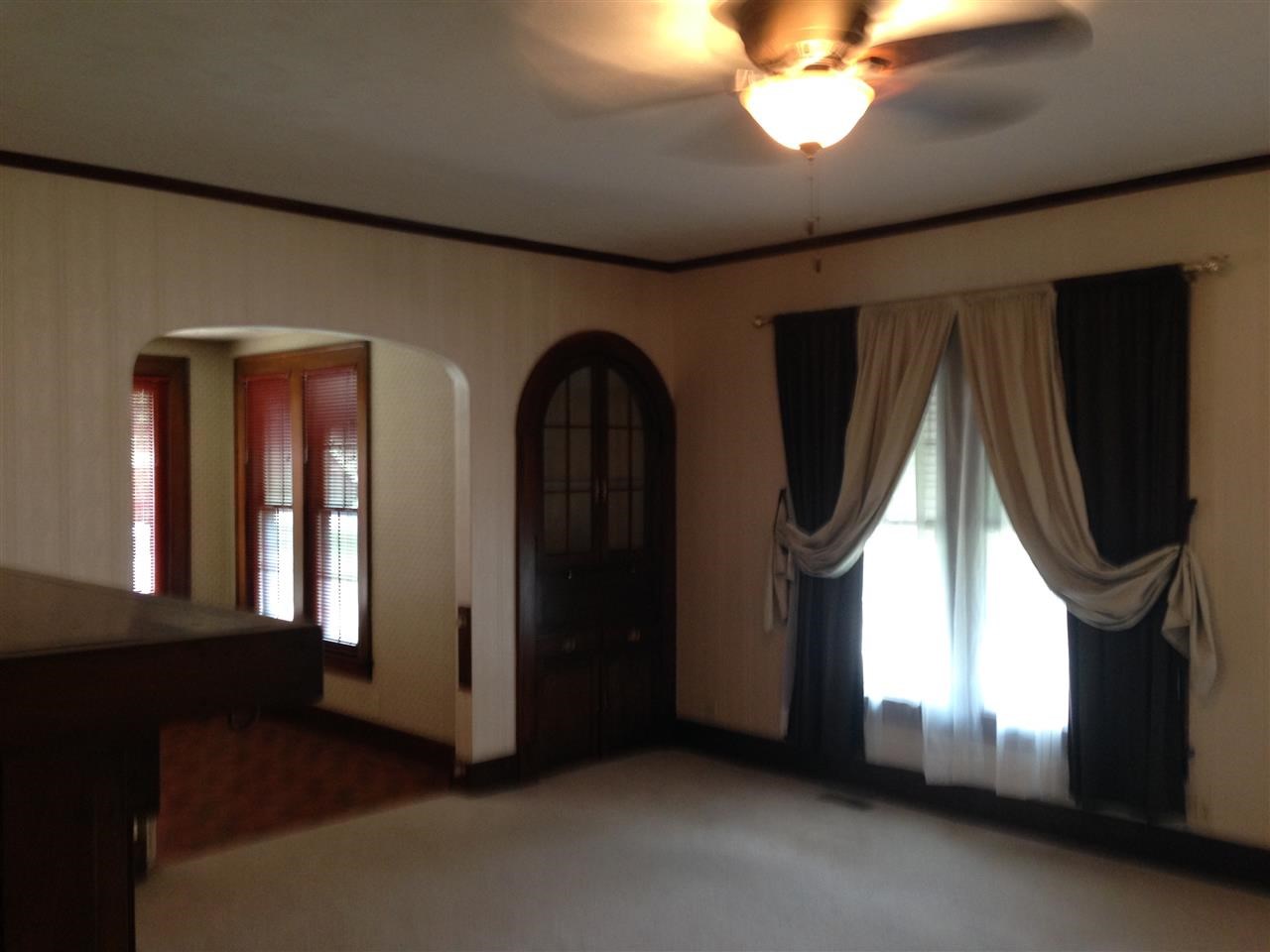 209 N Main St, Huntingburg, IN 47542 photo 5