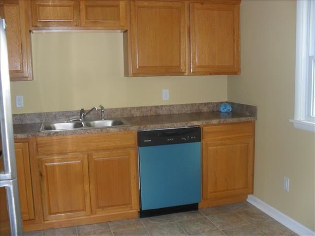 523 E Madison Ave, Chandler, IN 47610 photo 4
