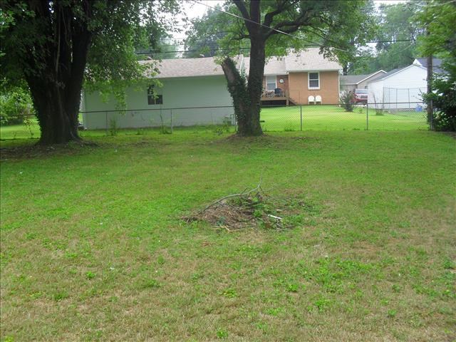 523 E Madison Ave, Chandler, IN 47610 photo 18