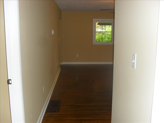 523 E Madison Ave, Chandler, IN 47610 photo 10