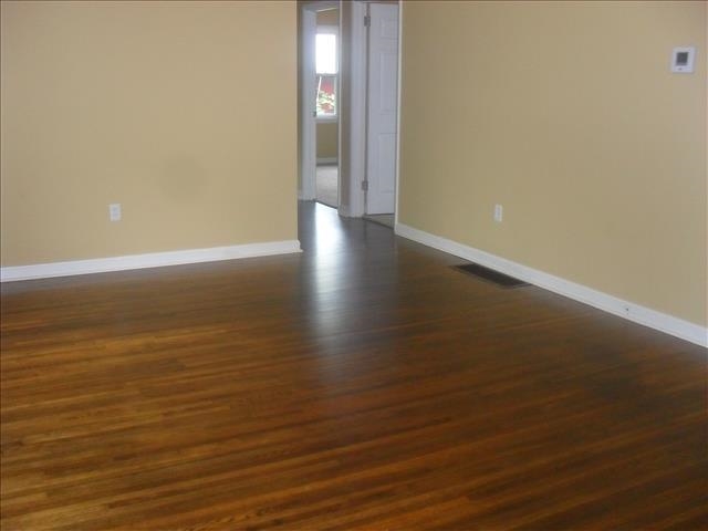 523 E Madison Ave, Chandler, IN 47610 photo 2