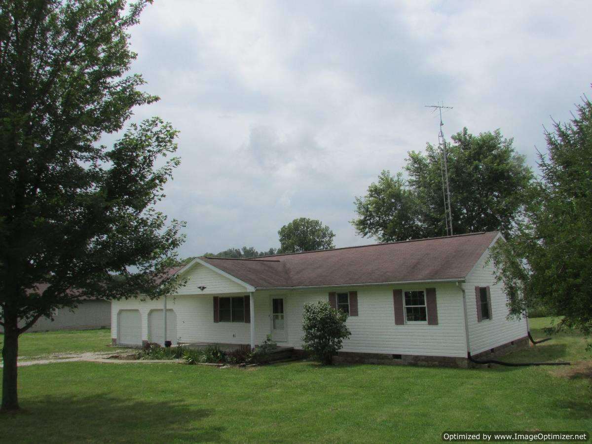 775 Cassidy Ln, Mitchell, IN 47446 photo 3