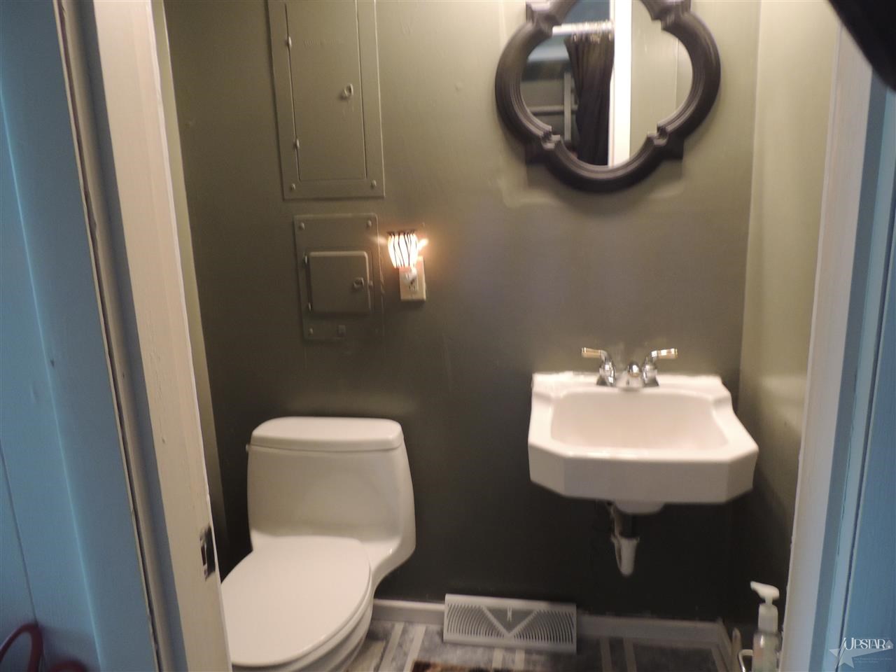 2910 Castle Dr, Fort Wayne, IN 46816 photo 6