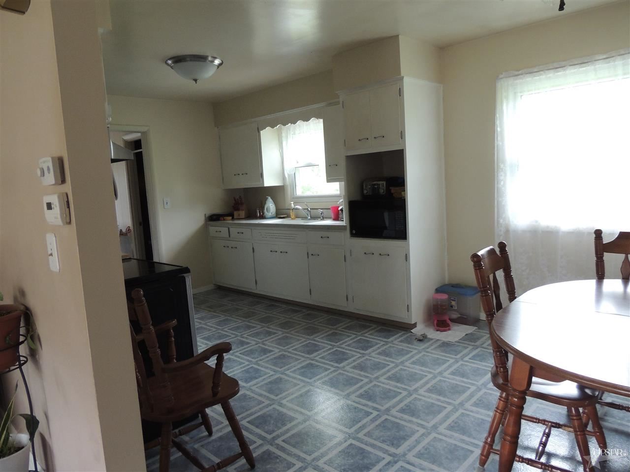 2910 Castle Dr, Fort Wayne, IN 46816 photo 4