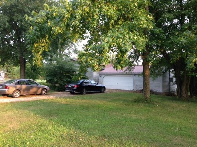 229 W Boone St, Gentryville, IN 47537 photo 3