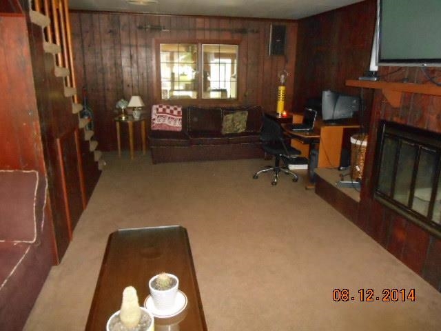123 W Third St, Fairmount, IN 46928 photo 2