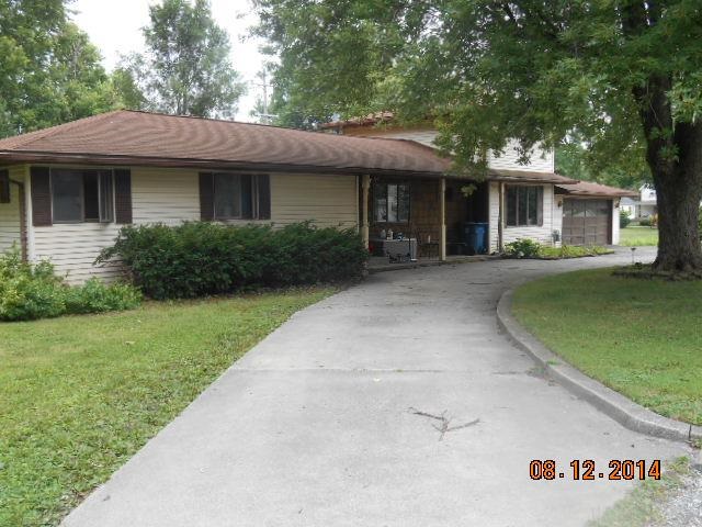 123 W Third St, Fairmount, IN 46928 photo 1