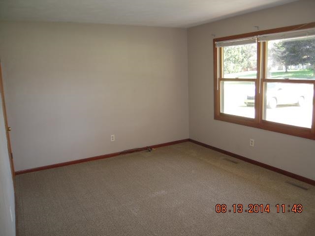 59879 Lynn Dr, Elkhart, IN 46517 photo 2