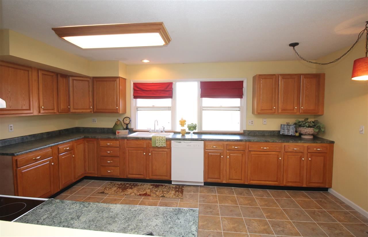 105 E Bragg Ave, Upland, IN 46989 photo 6