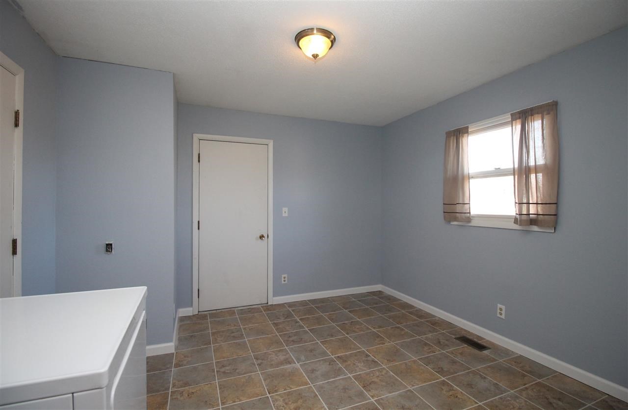 105 E Bragg Ave, Upland, IN 46989 photo 20