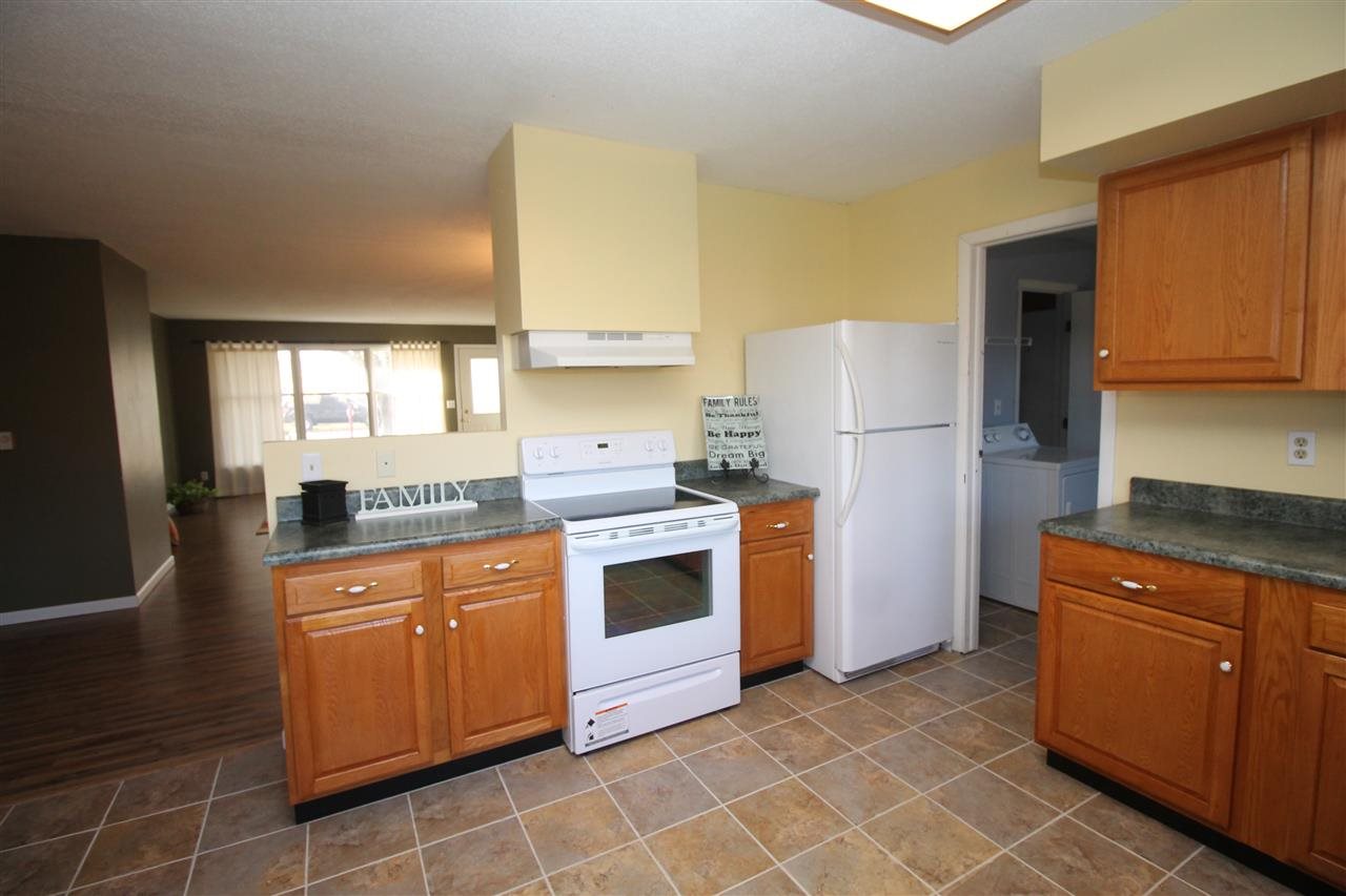 105 E Bragg Ave, Upland, IN 46989 photo 9