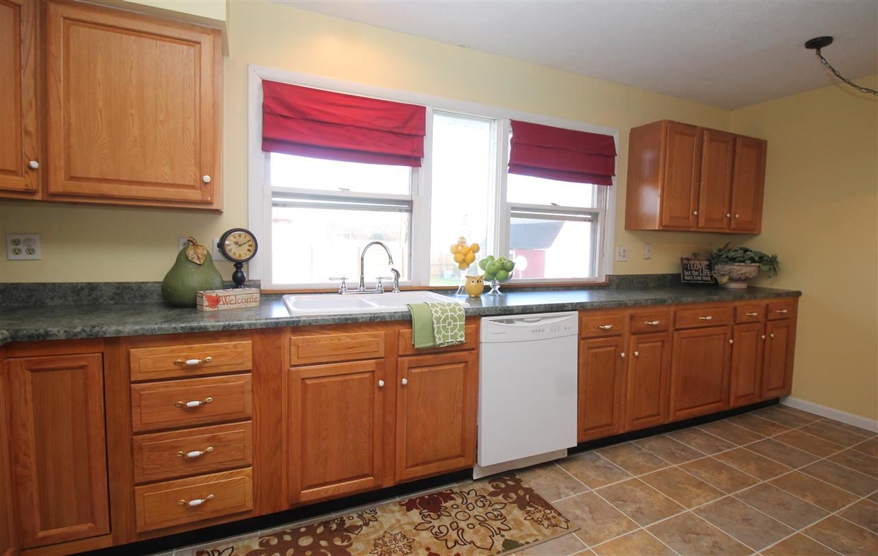 105 E Bragg Ave, Upland, IN 46989 photo 8