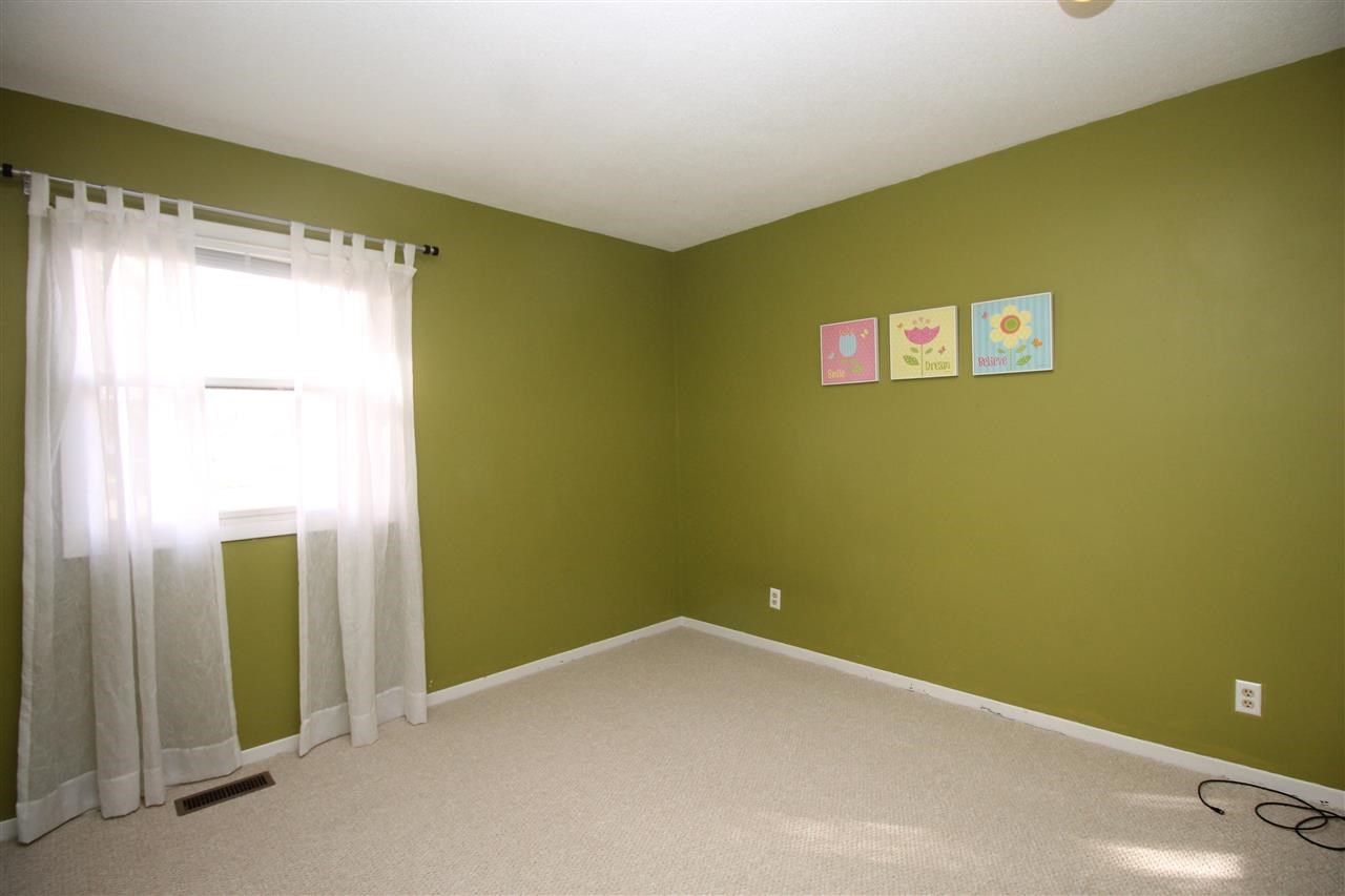 105 E Bragg Ave, Upland, IN 46989 photo 17