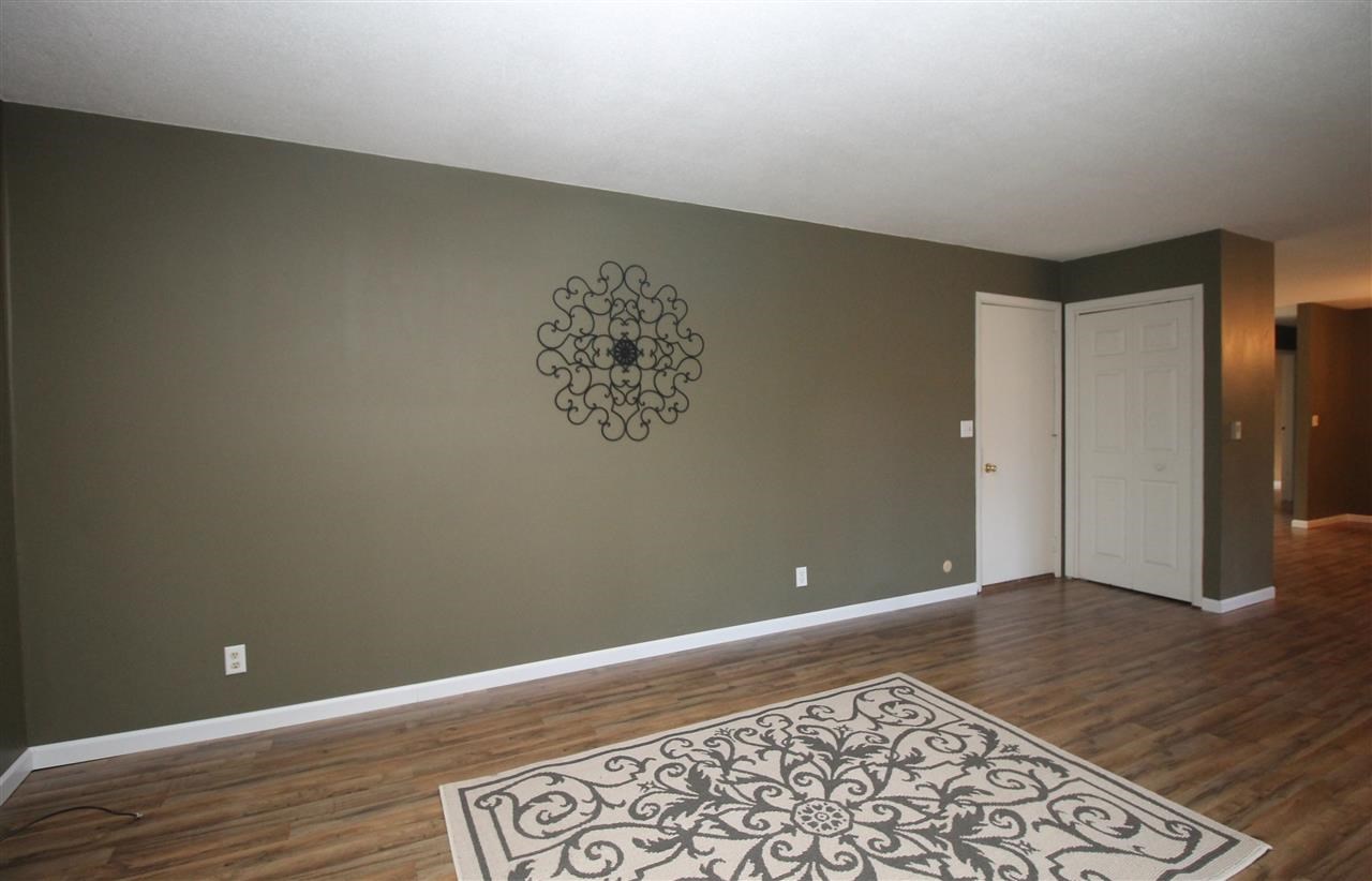 105 E Bragg Ave, Upland, IN 46989 photo 11