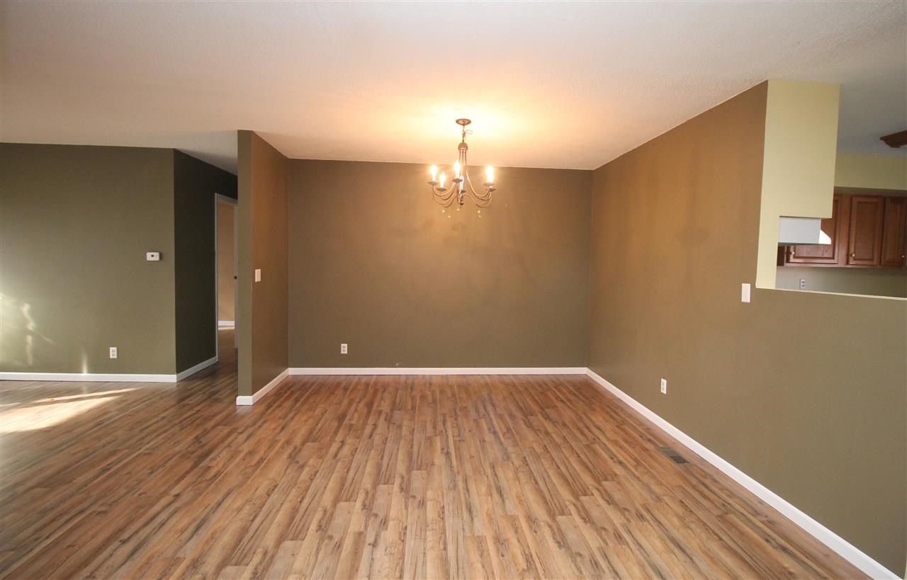 105 E Bragg Ave, Upland, IN 46989 photo 5