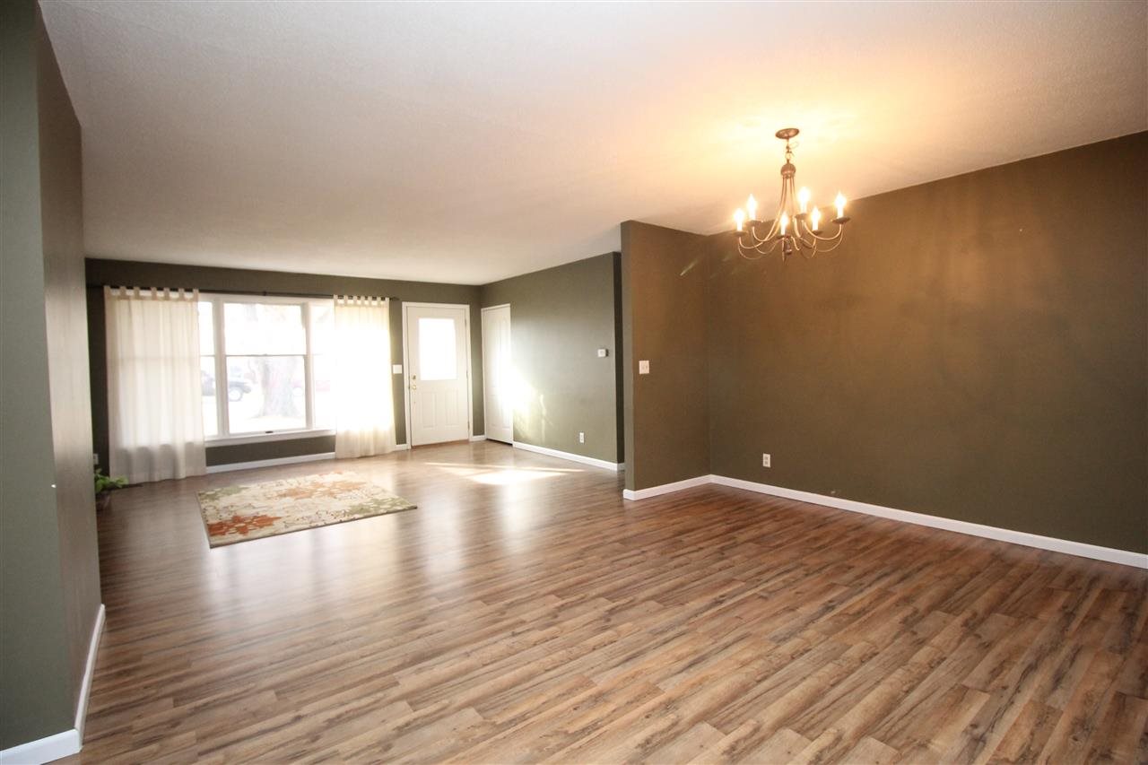 105 E Bragg Ave, Upland, IN 46989 photo 4