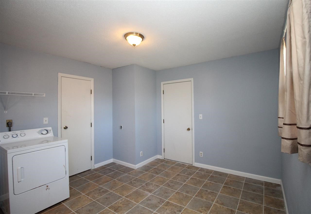 105 E Bragg Ave, Upland, IN 46989 photo 21
