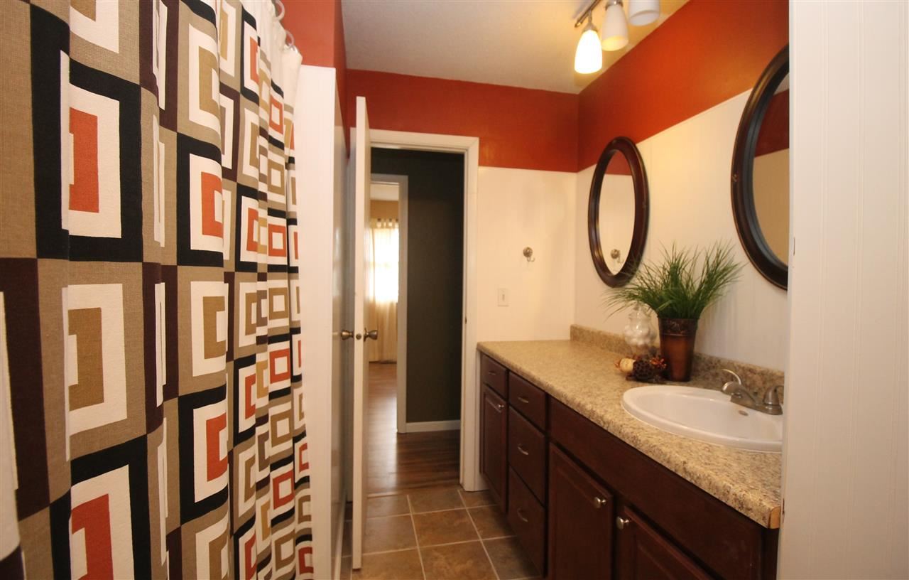 105 E Bragg Ave, Upland, IN 46989 photo 13