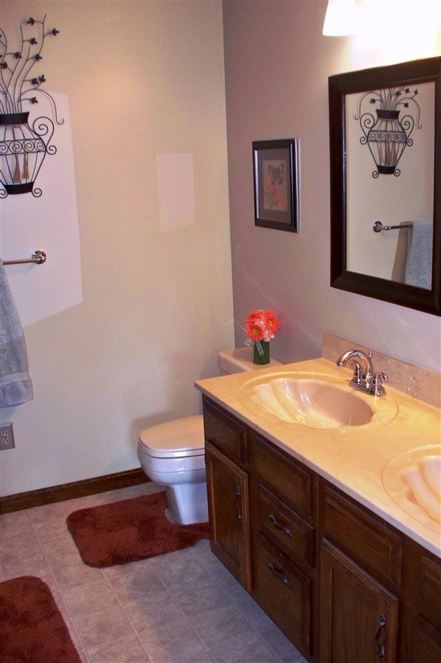 2049 N Shamrock Ln, Jasper, IN 47546 photo 6