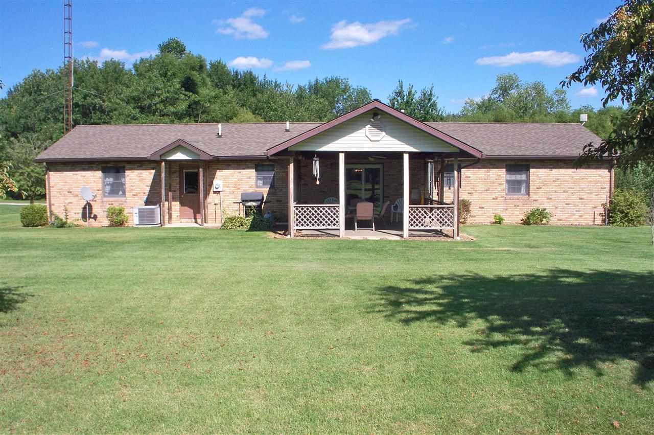 2049 N Shamrock Ln, Jasper, IN 47546 photo 1