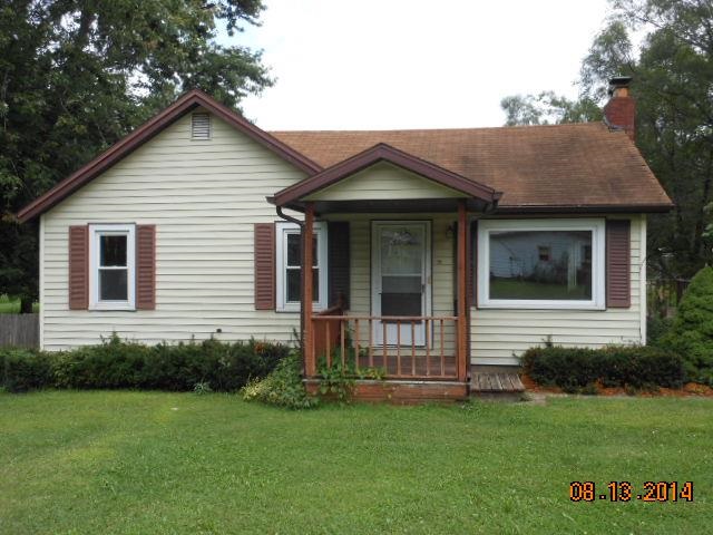 914 Georgia Rd, Goshen, IN 46528 photo 2