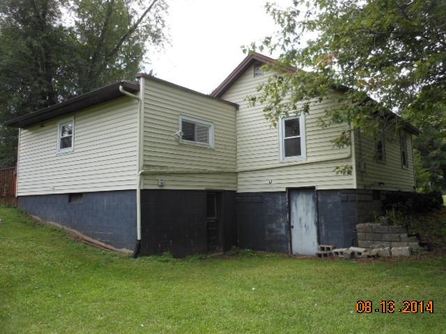 914 Georgia Rd, Goshen, IN 46528 photo 5
