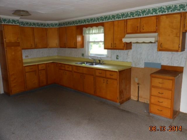 914 Georgia Rd, Goshen, IN 46528 photo 8