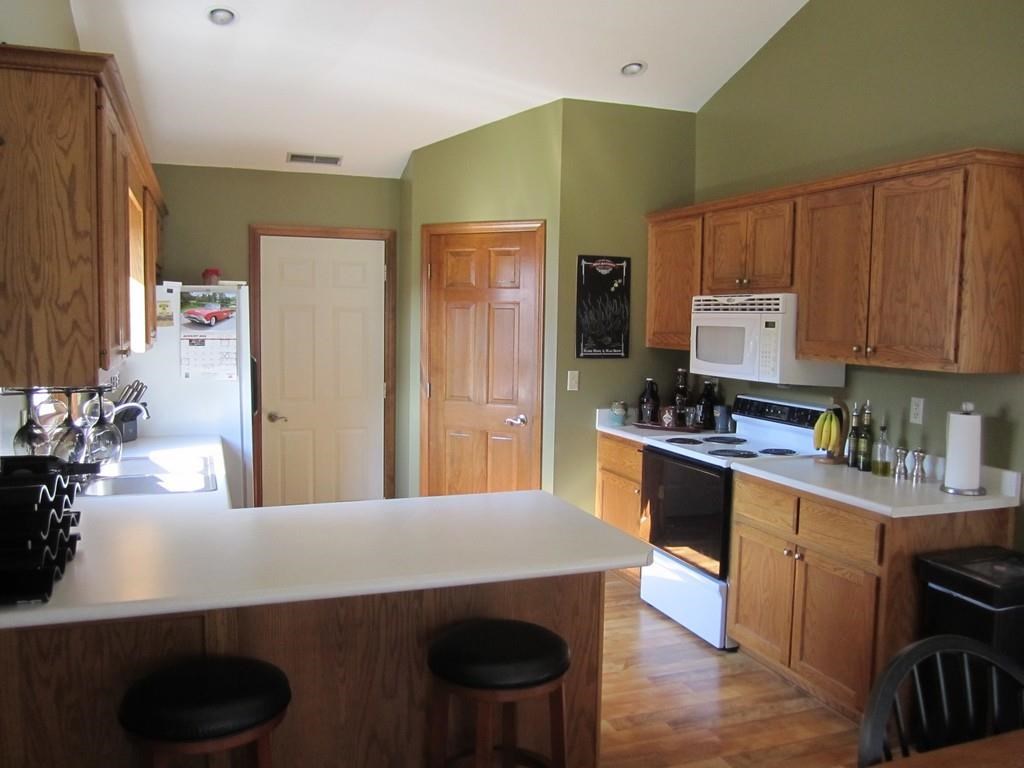 1402 Elm St, Auburn, IN 46706 photo 8