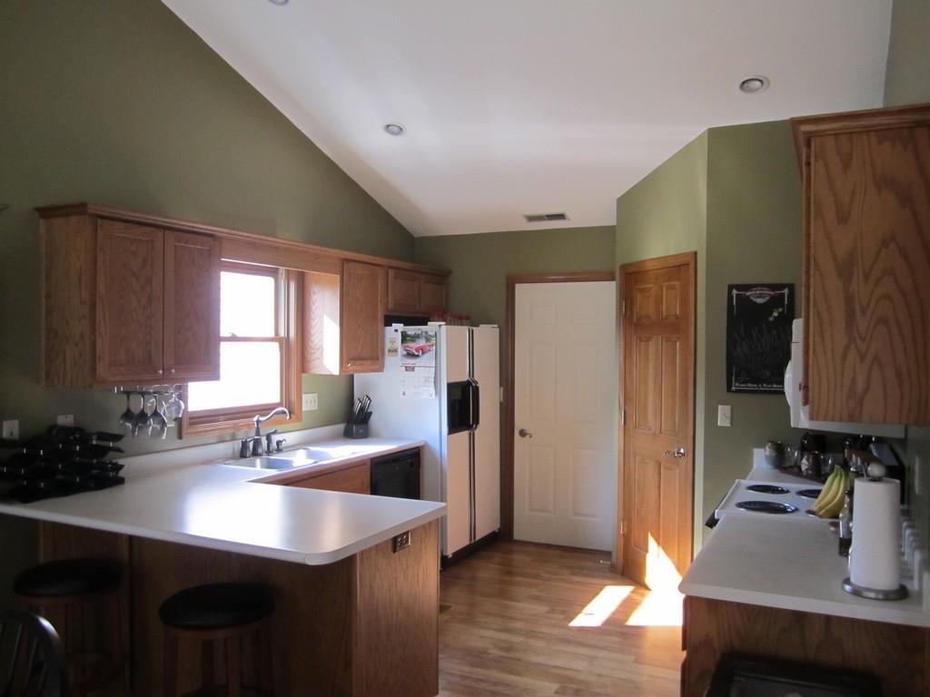 1402 Elm St, Auburn, IN 46706 photo 7