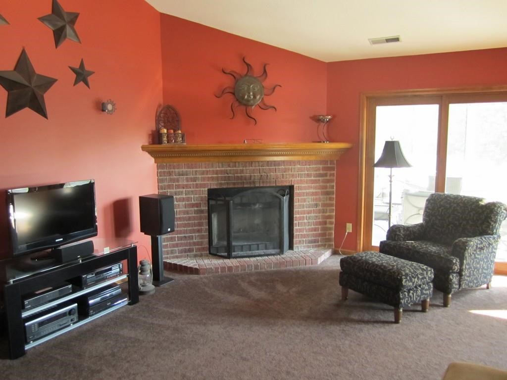 1402 Elm St, Auburn, IN 46706 photo 3