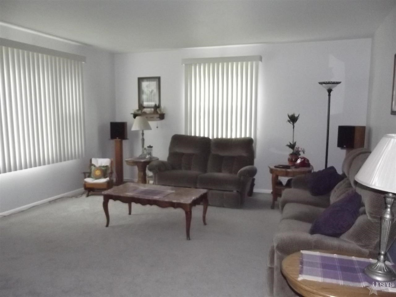 414 W Whitley St, Churubusco, IN 46723 photo 5