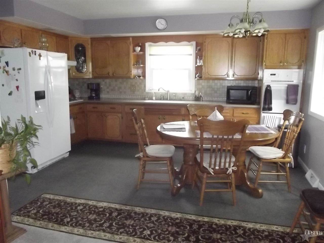 414 W Whitley St, Churubusco, IN 46723 photo 8