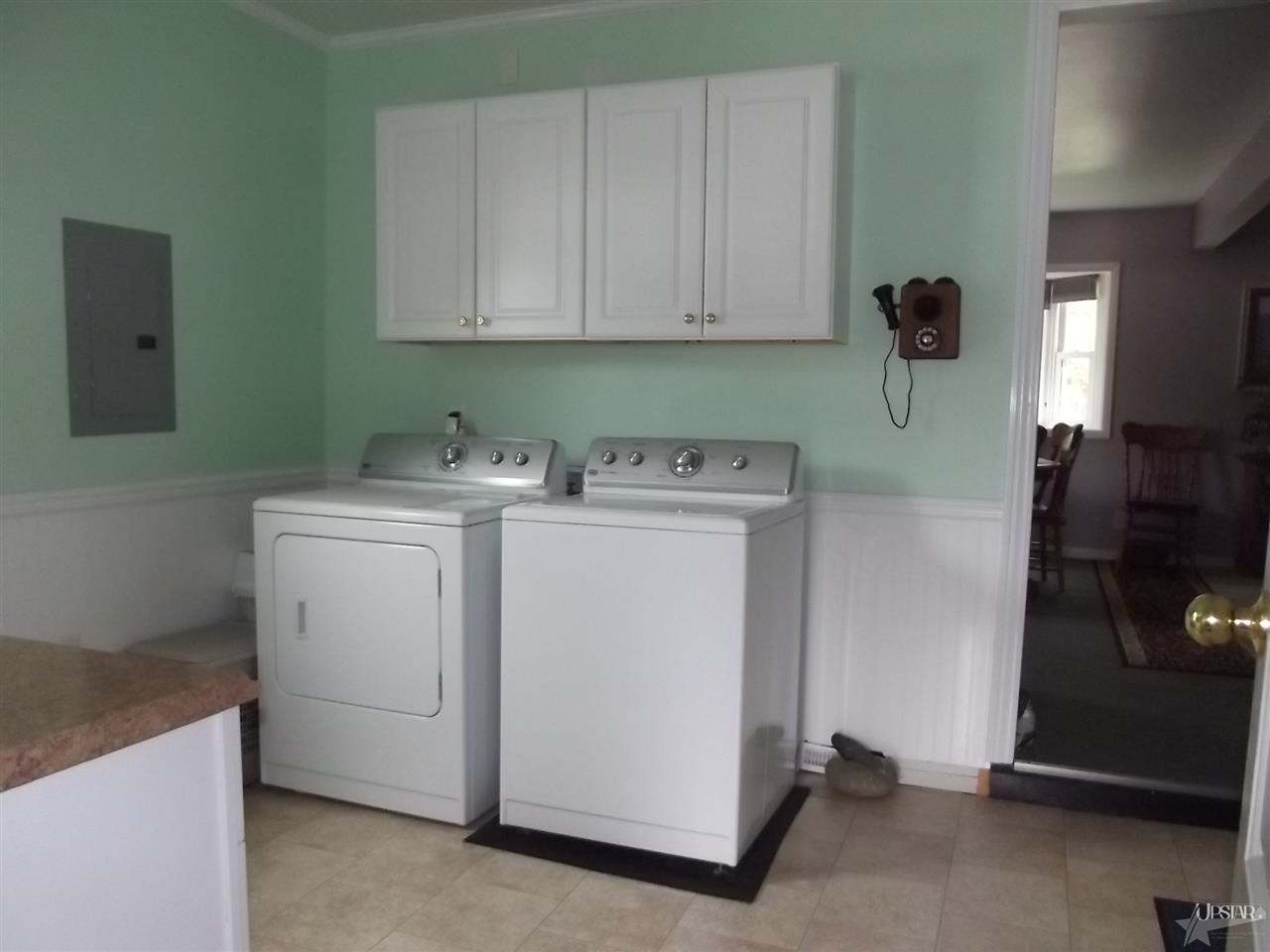 414 W Whitley St, Churubusco, IN 46723 photo 9