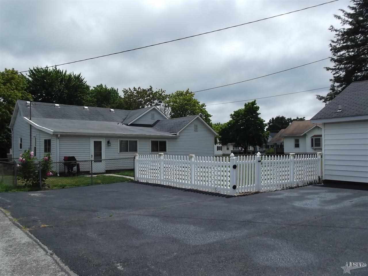 414 W Whitley St, Churubusco, IN 46723 photo 4