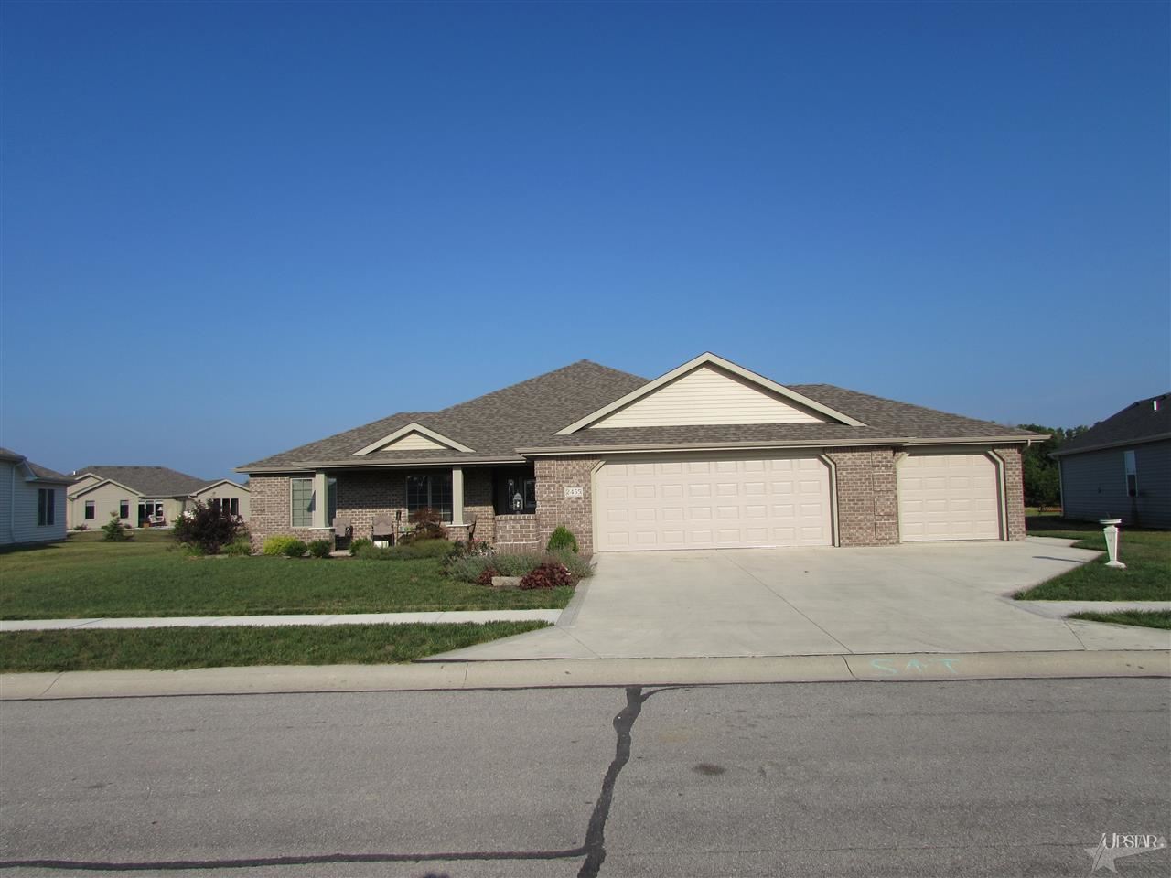 2455 E Whispering Trl, Columbia City, IN 46725 photo 1