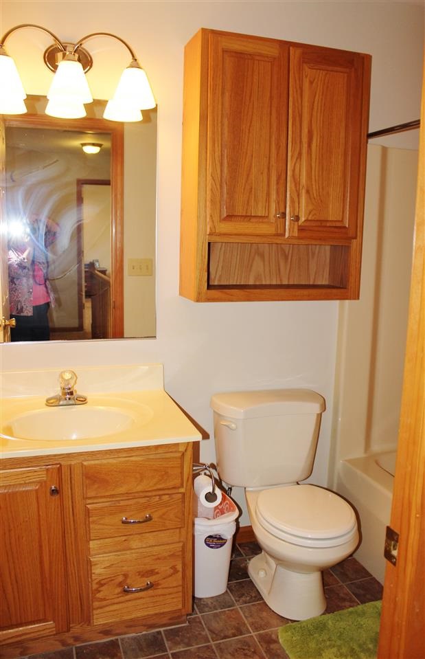 19296 Yoder Dr, Goshen, IN 46528 photo 16
