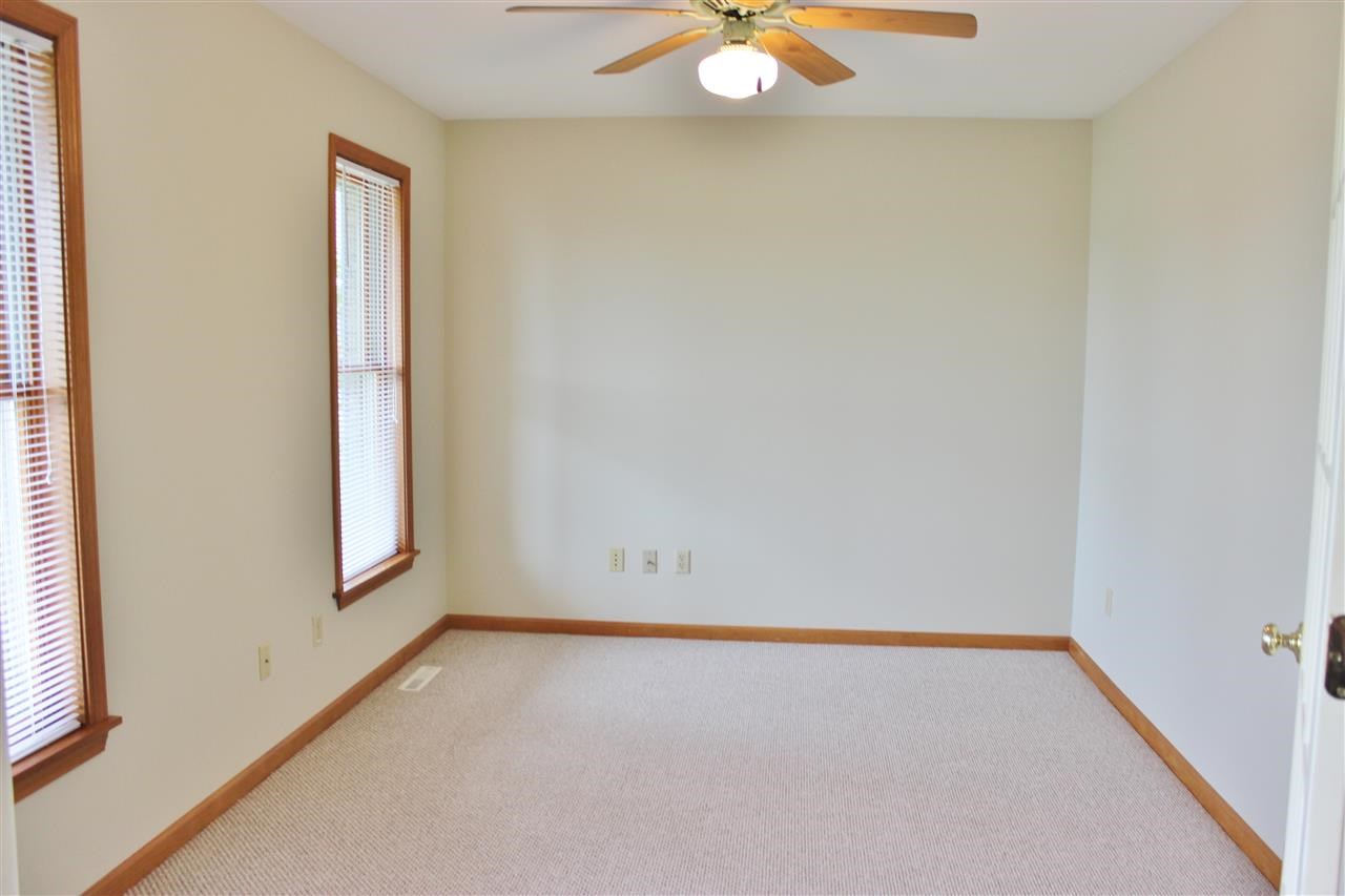 19296 Yoder Dr, Goshen, IN 46528 photo 4