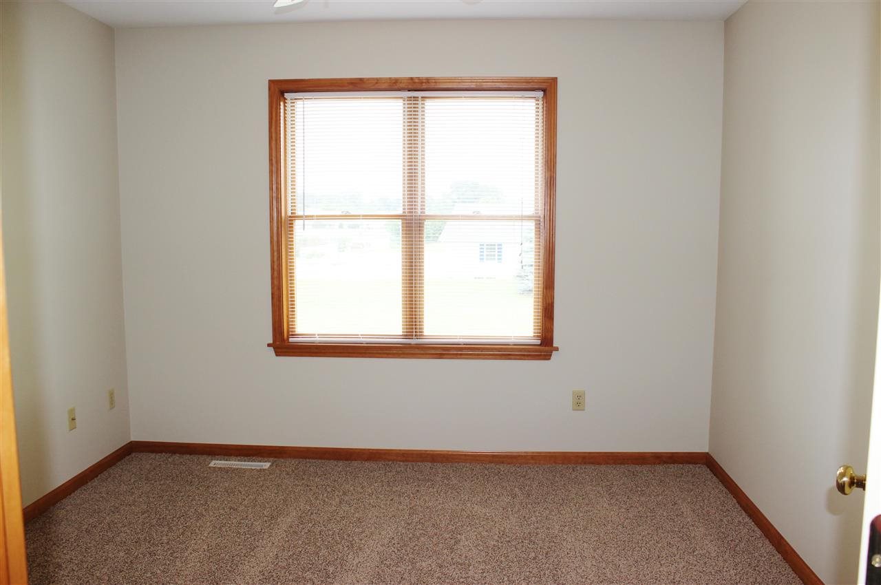 19296 Yoder Dr, Goshen, IN 46528 photo 15