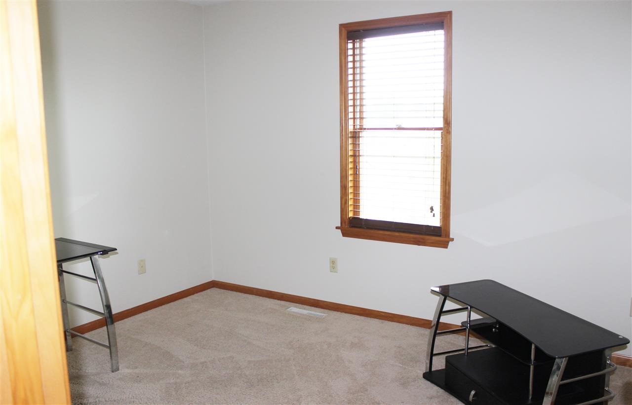 19296 Yoder Dr, Goshen, IN 46528 photo 13